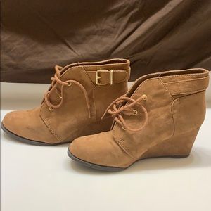 Size 8 1/2 Brown wedges